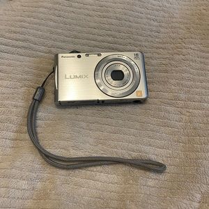 Panasonic FH5 LUMIX digital camera